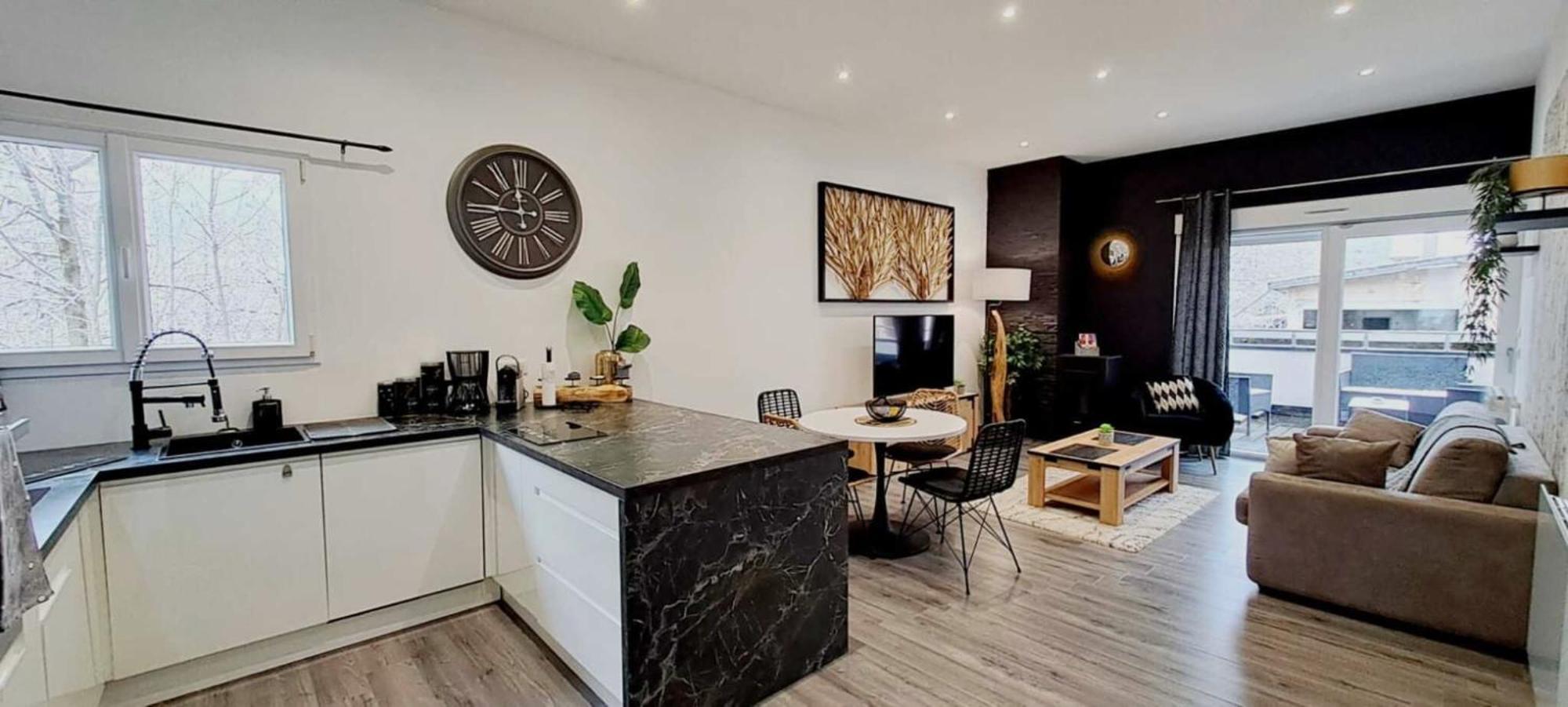 Black&White Home-By So'Serenityhome-Balcon-Parking Cluses Exterior foto