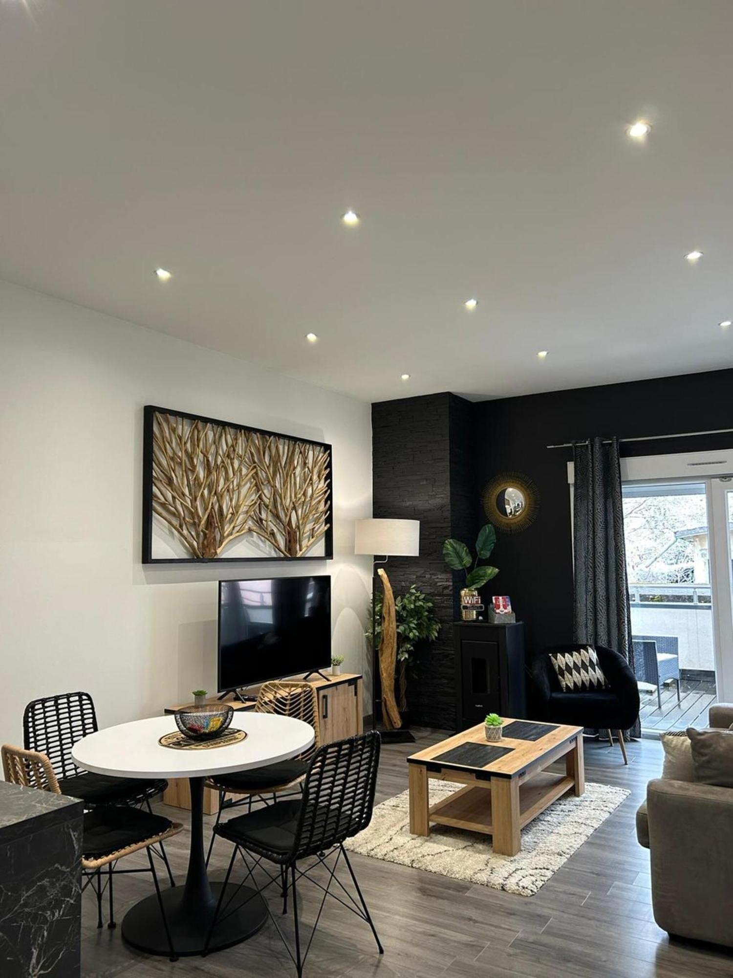 Black&White Home-By So'Serenityhome-Balcon-Parking Cluses Exterior foto
